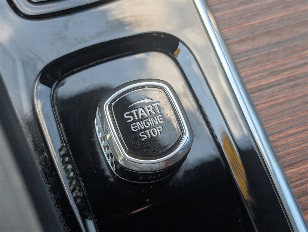 2023 Volvo XC60 B5 Plus Bright Theme Hunt Valley MD