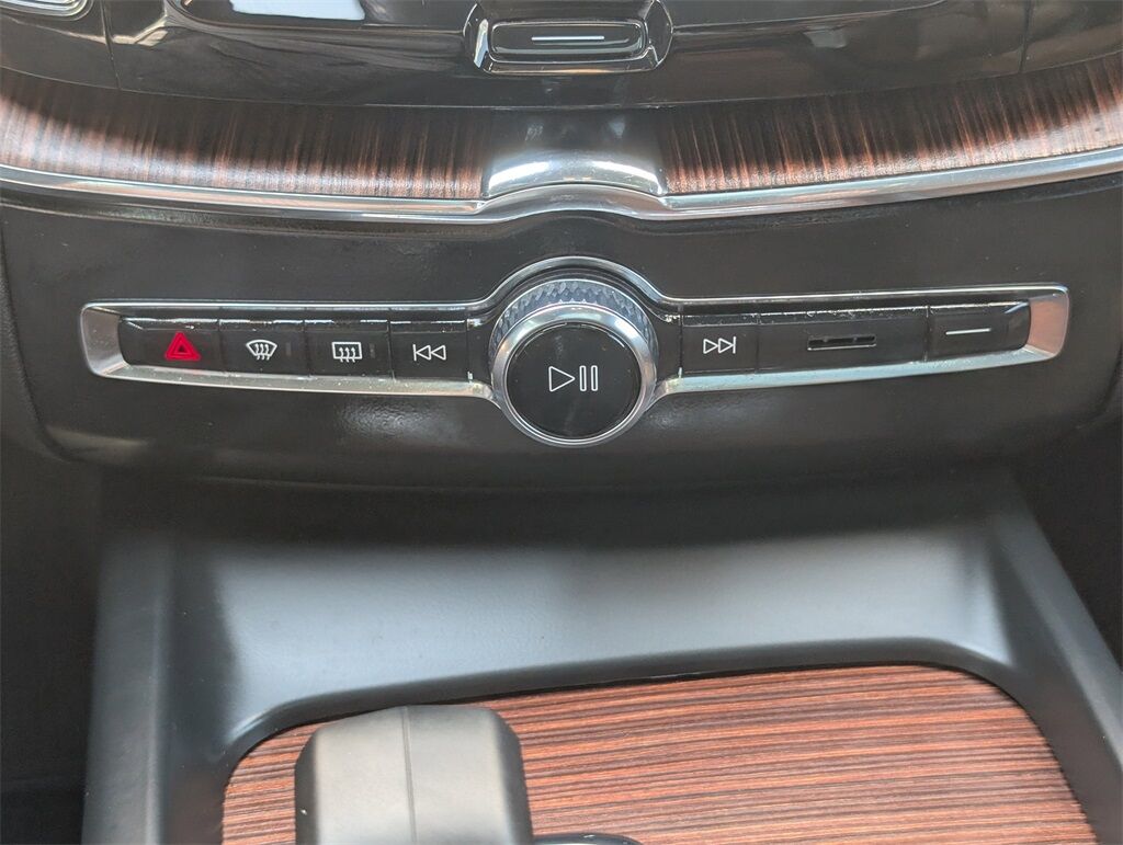 2023 Volvo XC60 B5 Plus Bright Theme Hunt Valley MD
