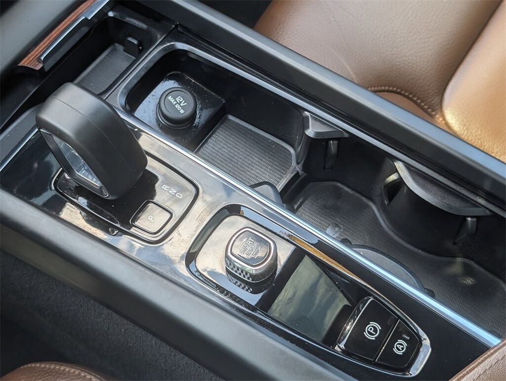 2023 Volvo XC60 B5 Plus Bright Theme Hunt Valley MD