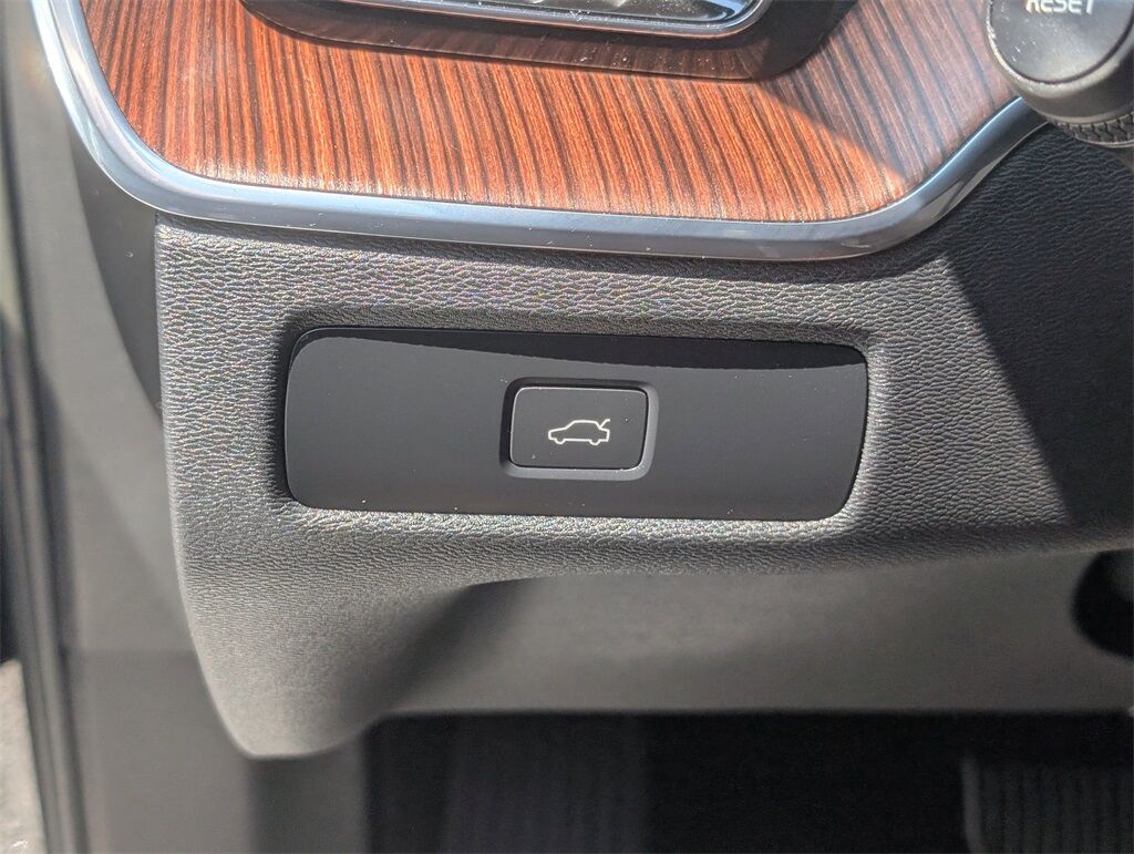 2023 Volvo XC60 B5 Plus Bright Theme Hunt Valley MD