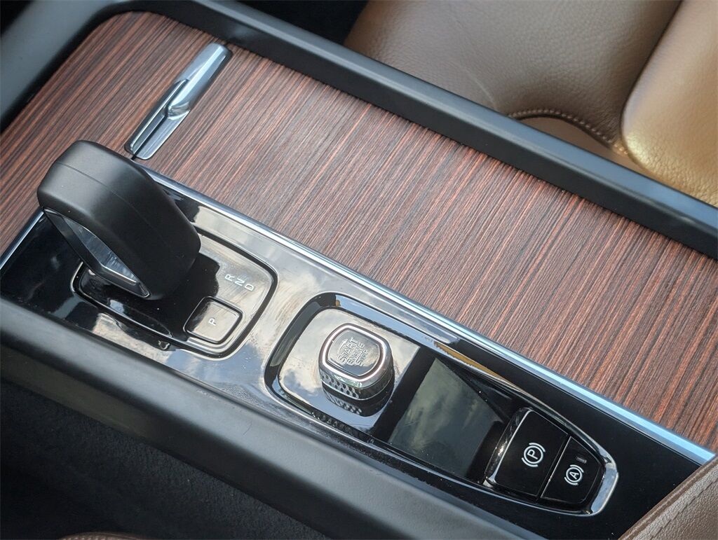 2023 Volvo XC60 B5 Plus Bright Theme Hunt Valley MD