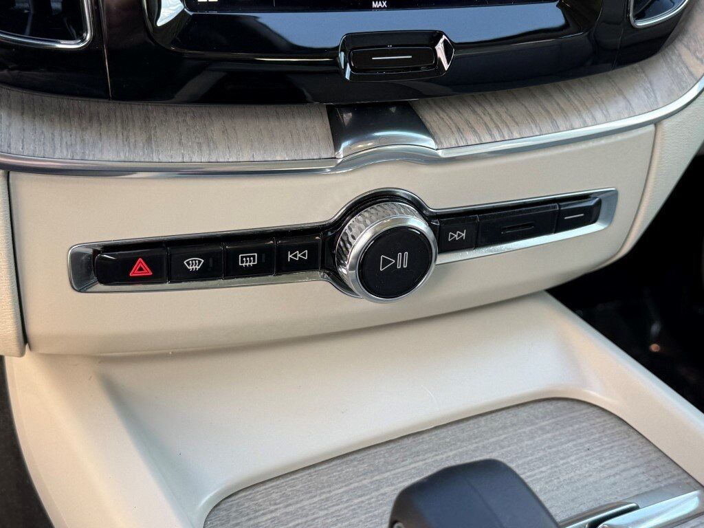 2023 Volvo XC60 B5 Plus Bright Theme Hunt Valley MD