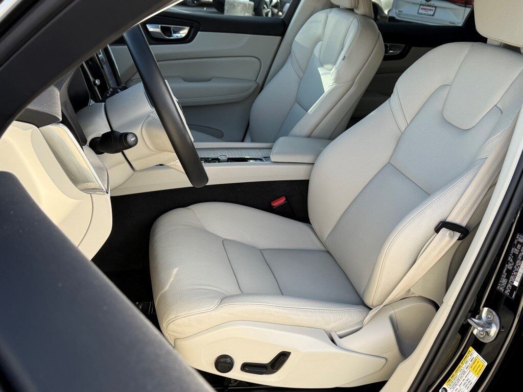 2023 Volvo XC60 B5 Plus Bright Theme Hunt Valley MD