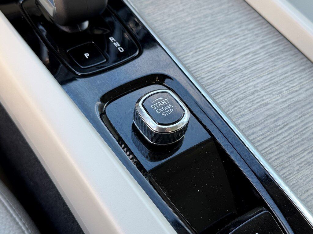 2023 Volvo XC60 B5 Plus Bright Theme Hunt Valley MD