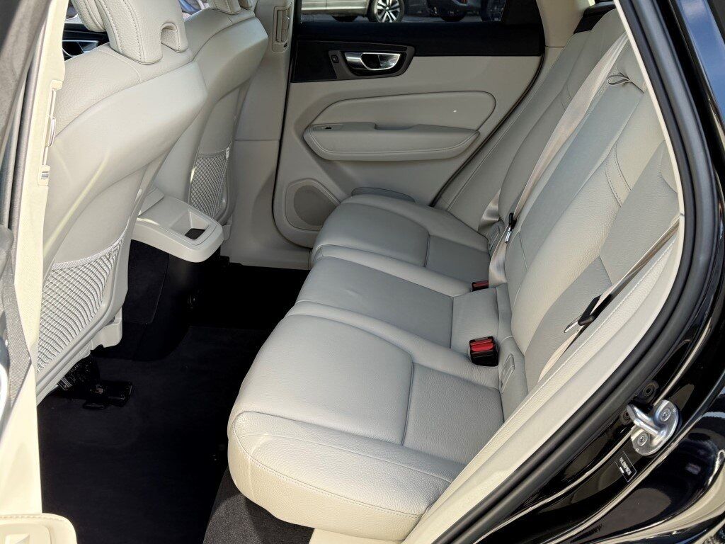 2023 Volvo XC60 B5 Plus Bright Theme Hunt Valley MD