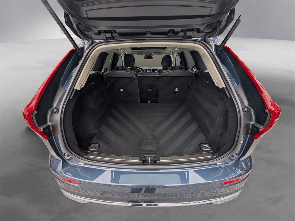 2023 Volvo XC60 B5 Plus Bright Theme Hunt Valley MD