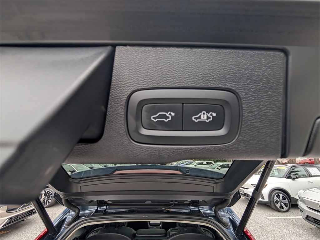 2023 Volvo XC60 B5 Plus Bright Theme Hunt Valley MD