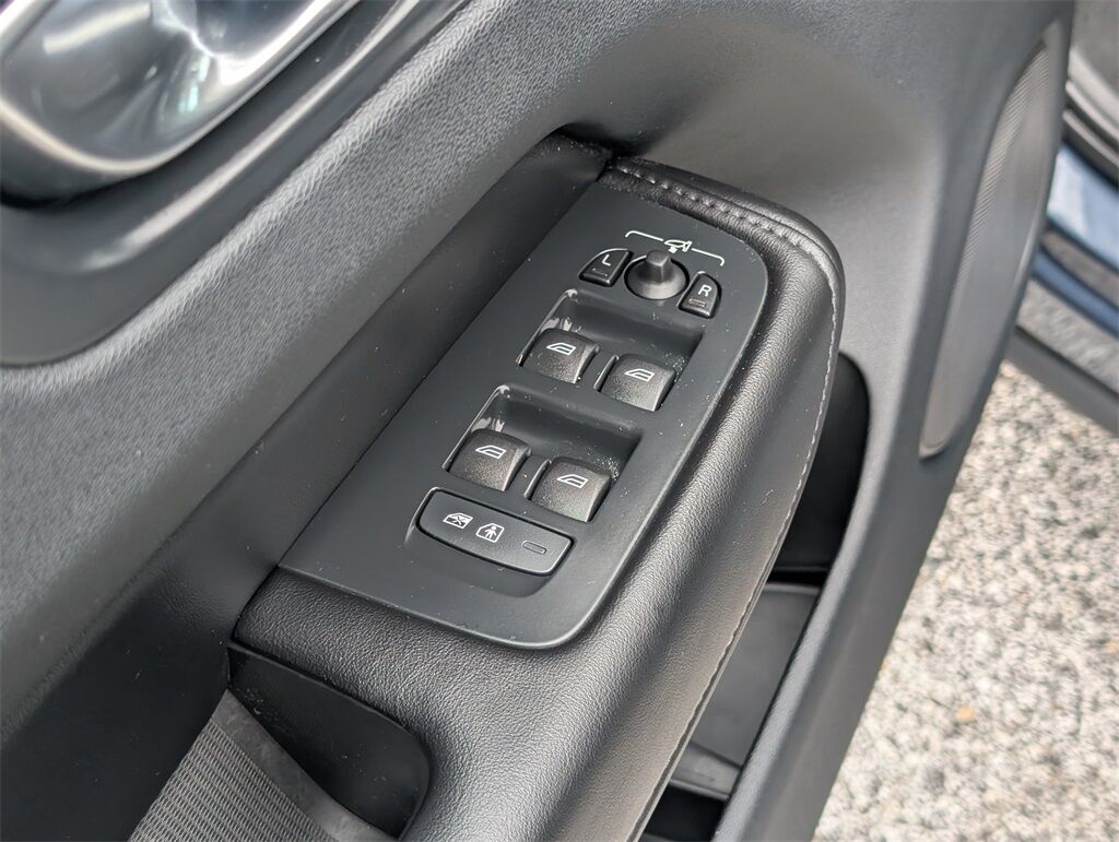 2023 Volvo XC60 B5 Plus Bright Theme Hunt Valley MD