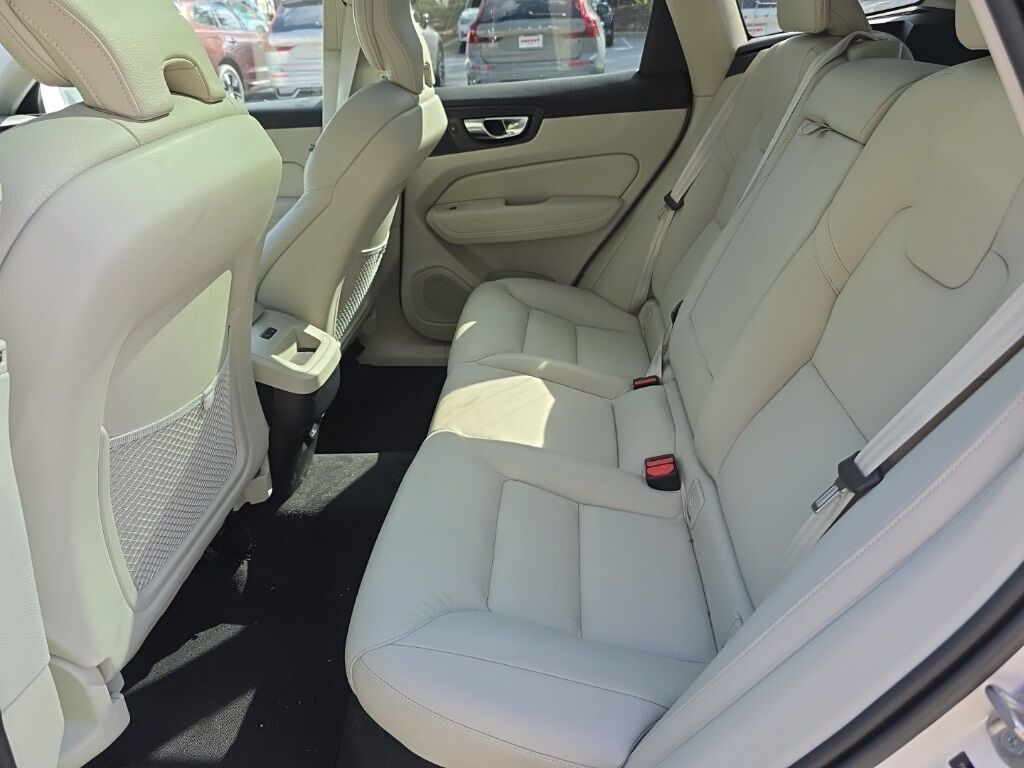 2023 Volvo XC60 B5 Plus Bright Theme Hunt Valley MD