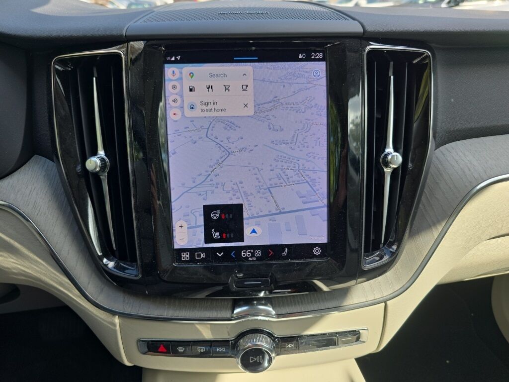 2023 Volvo XC60 B5 Plus Bright Theme Hunt Valley MD