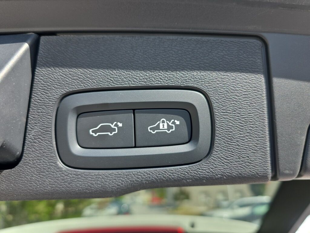 2023 Volvo XC60 B5 Plus Bright Theme Hunt Valley MD