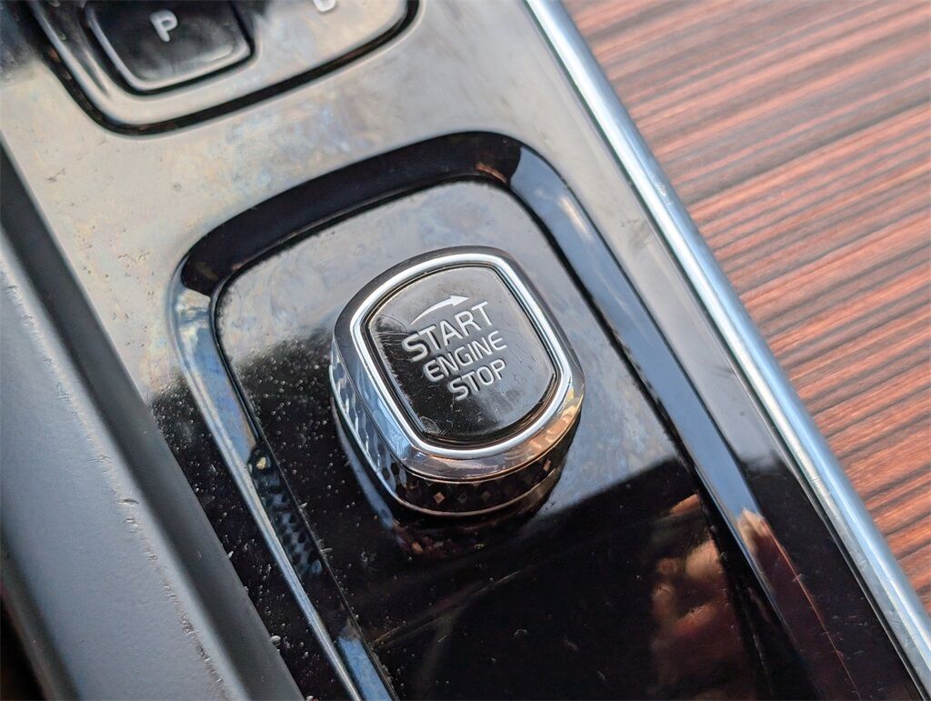 2023 Volvo XC60 B5 Plus Bright Theme Hunt Valley MD