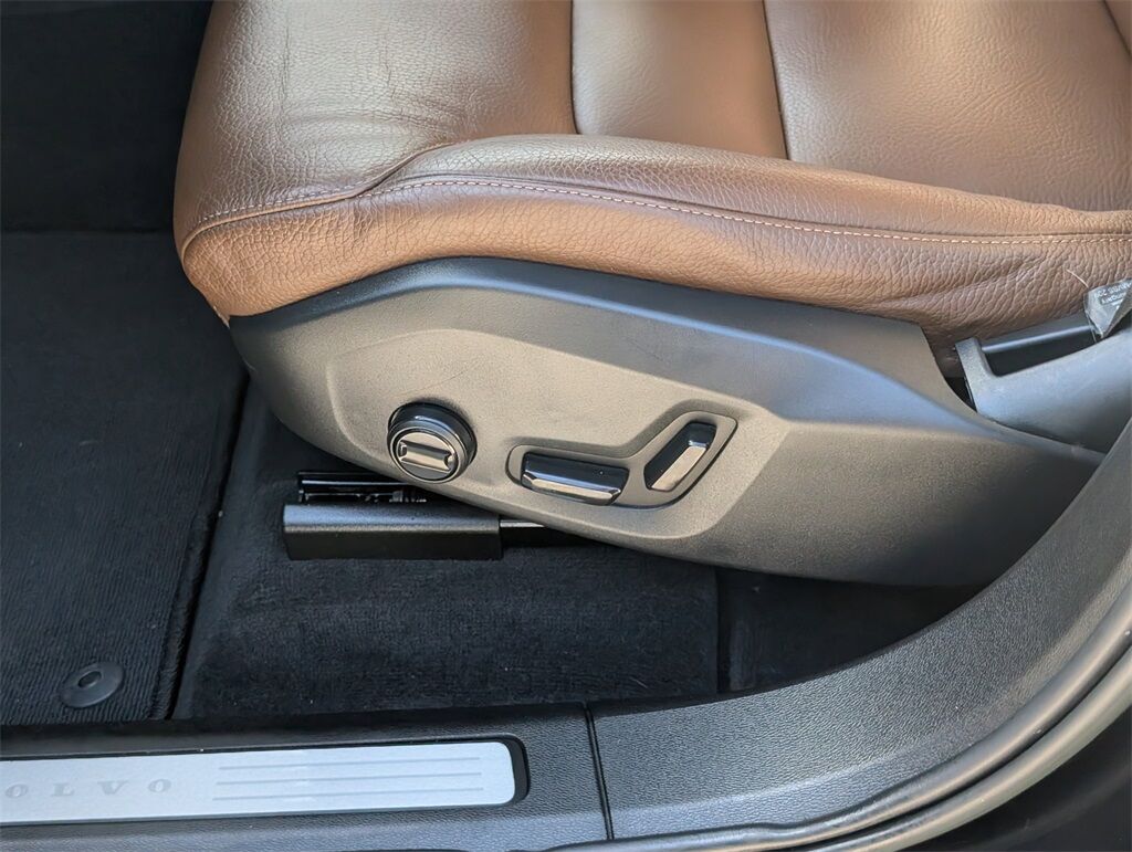 2023 Volvo XC60 B5 Plus Bright Theme Hunt Valley MD