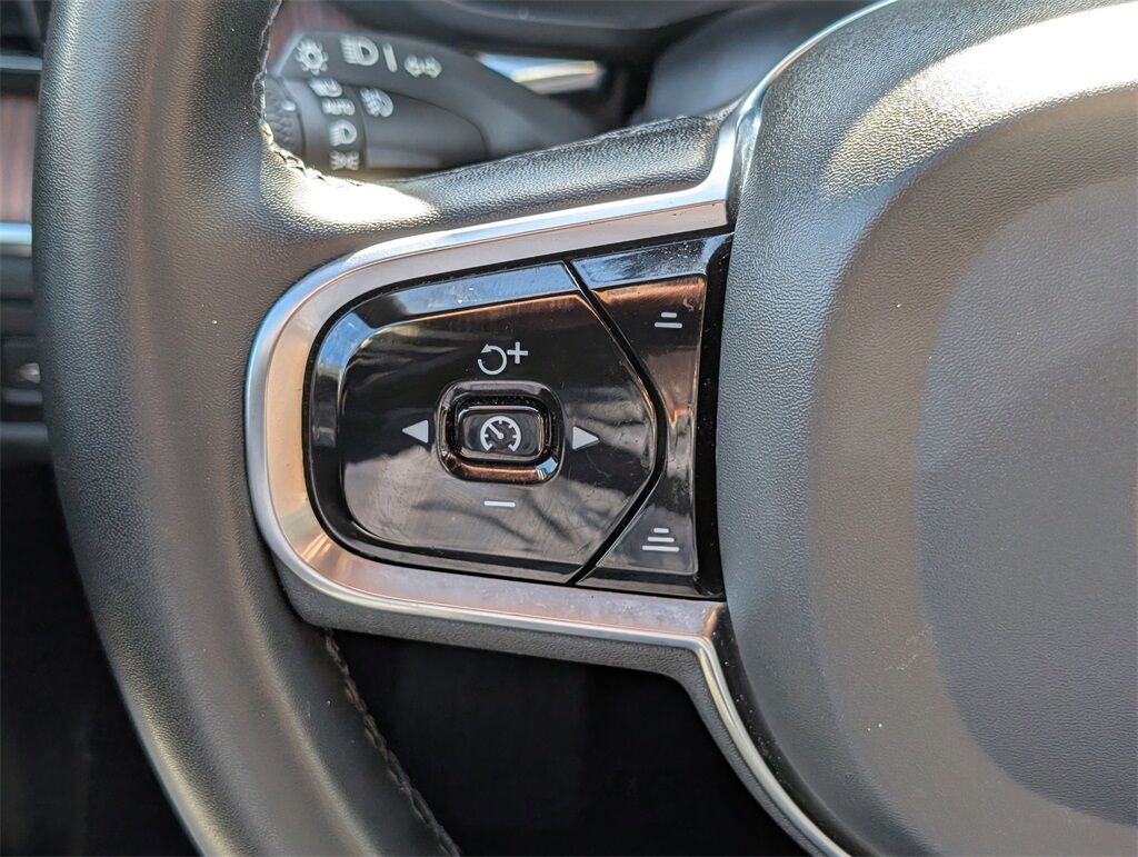 2023 Volvo XC60 B5 Plus Bright Theme Hunt Valley MD