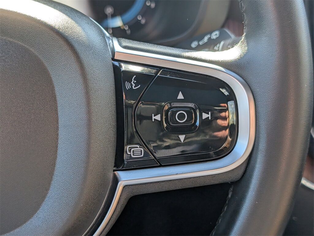 2023 Volvo XC60 B5 Plus Bright Theme Hunt Valley MD