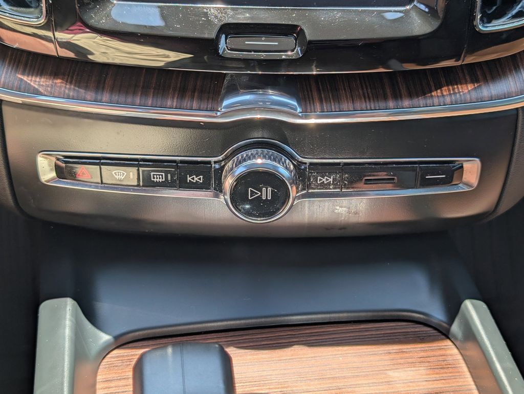 2023 Volvo XC60 B5 Plus Bright Theme Hunt Valley MD
