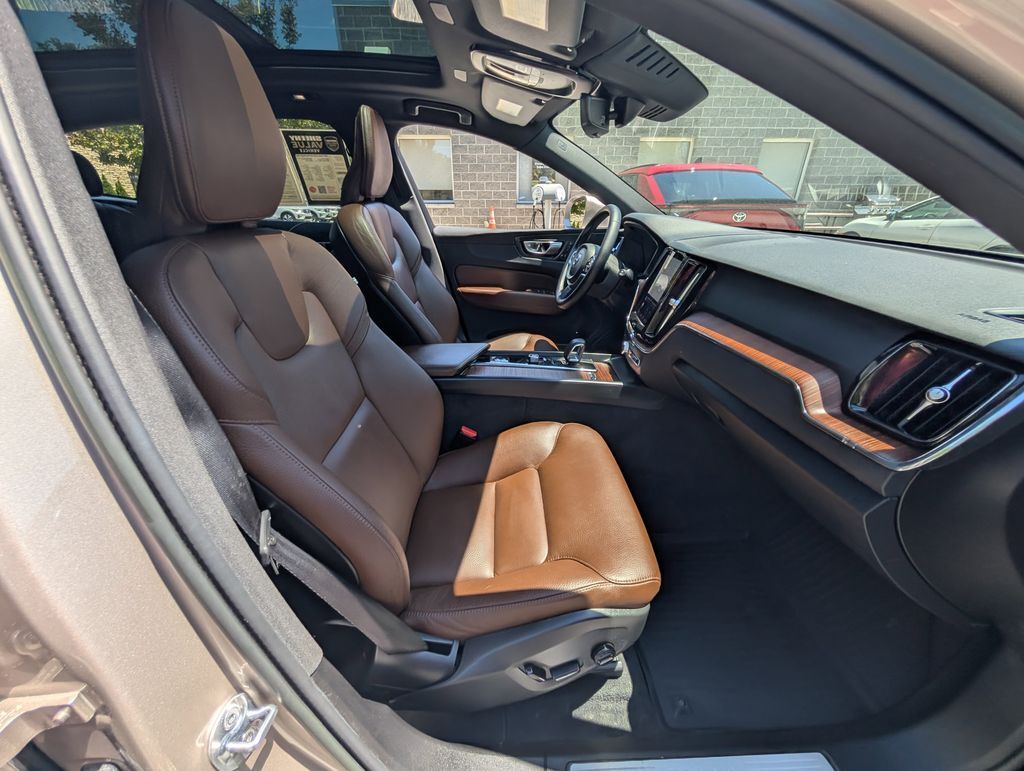 2023 Volvo XC60 B5 Plus Bright Theme Hunt Valley MD