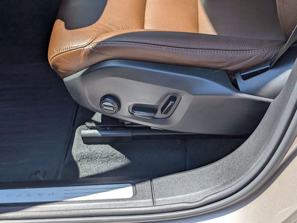 2023 Volvo XC60 B5 Plus Bright Theme Hunt Valley MD