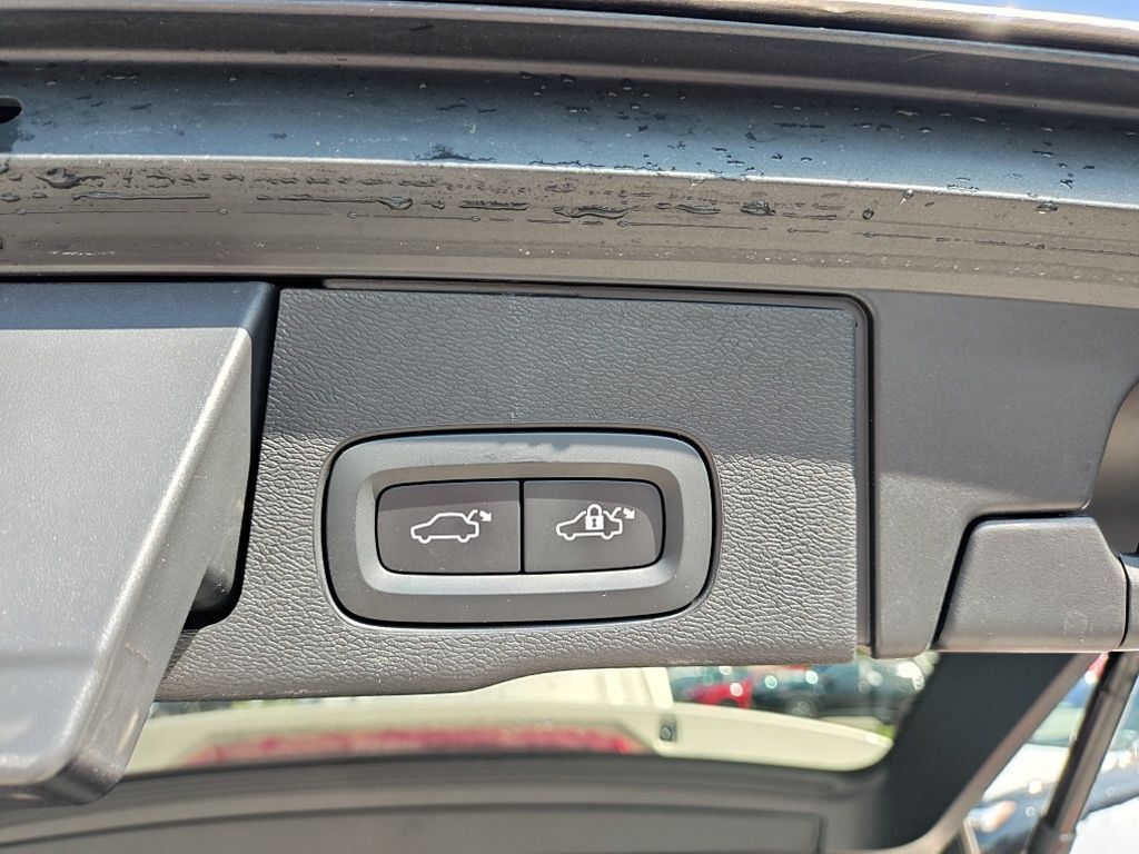 2023 Volvo XC60 B5 Plus Bright Theme Hunt Valley MD