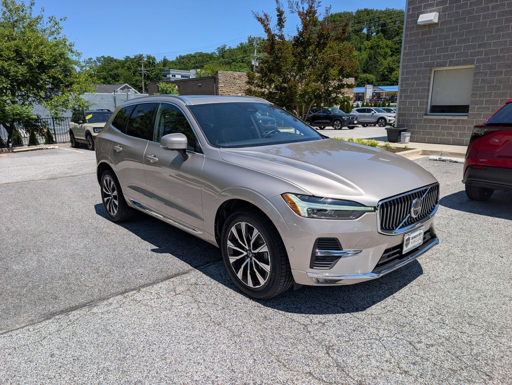2023 Volvo XC60 B5 Plus Bright Theme