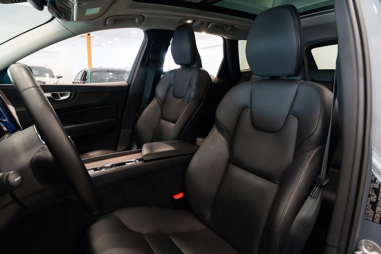2023 Volvo XC60 B5 Plus Dark Theme Gladstone OR
