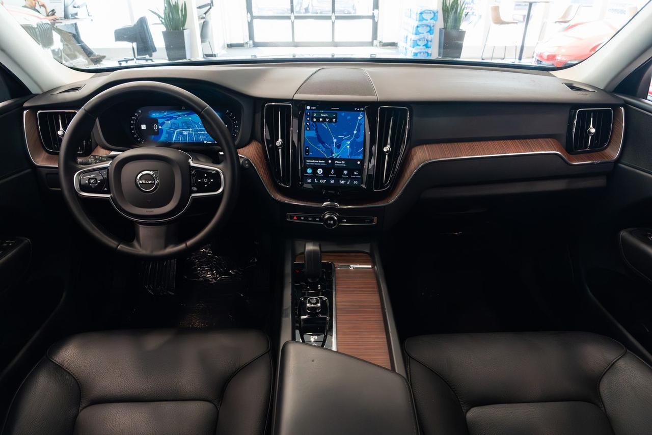 2023 Volvo XC60 B5 Plus Dark Theme Gladstone OR