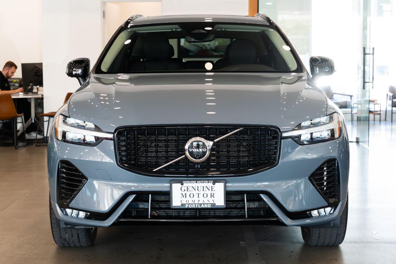 2023 Volvo XC60 B5 Plus Dark Theme Gladstone OR
