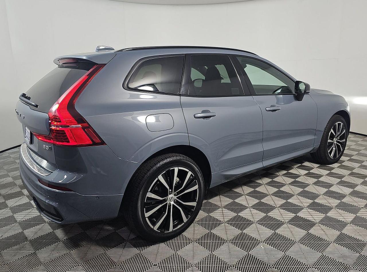 2023 Volvo XC60 B5 Plus Dark Theme Gladstone OR