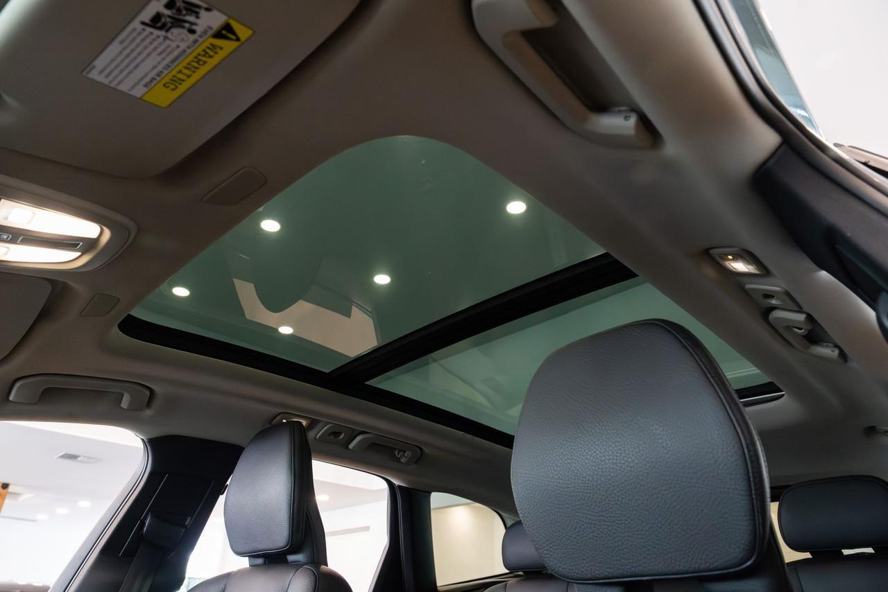 2023 Volvo XC60 B5 Plus Dark Theme Gladstone OR