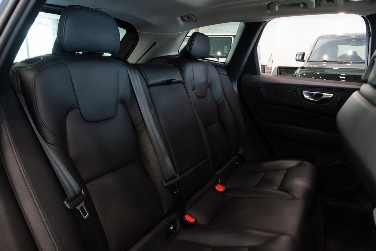 2023 Volvo XC60 B5 Plus Dark Theme Gladstone OR