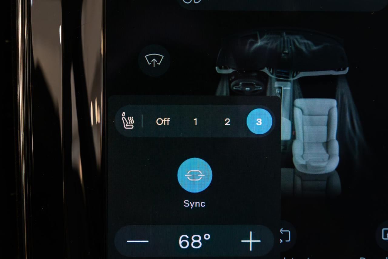 2023 Volvo XC60 B5 Plus Dark Theme Gladstone OR