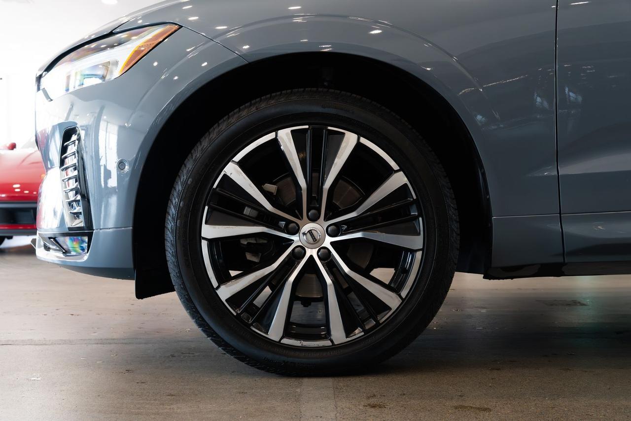 2023 Volvo XC60 B5 Plus Dark Theme Gladstone OR