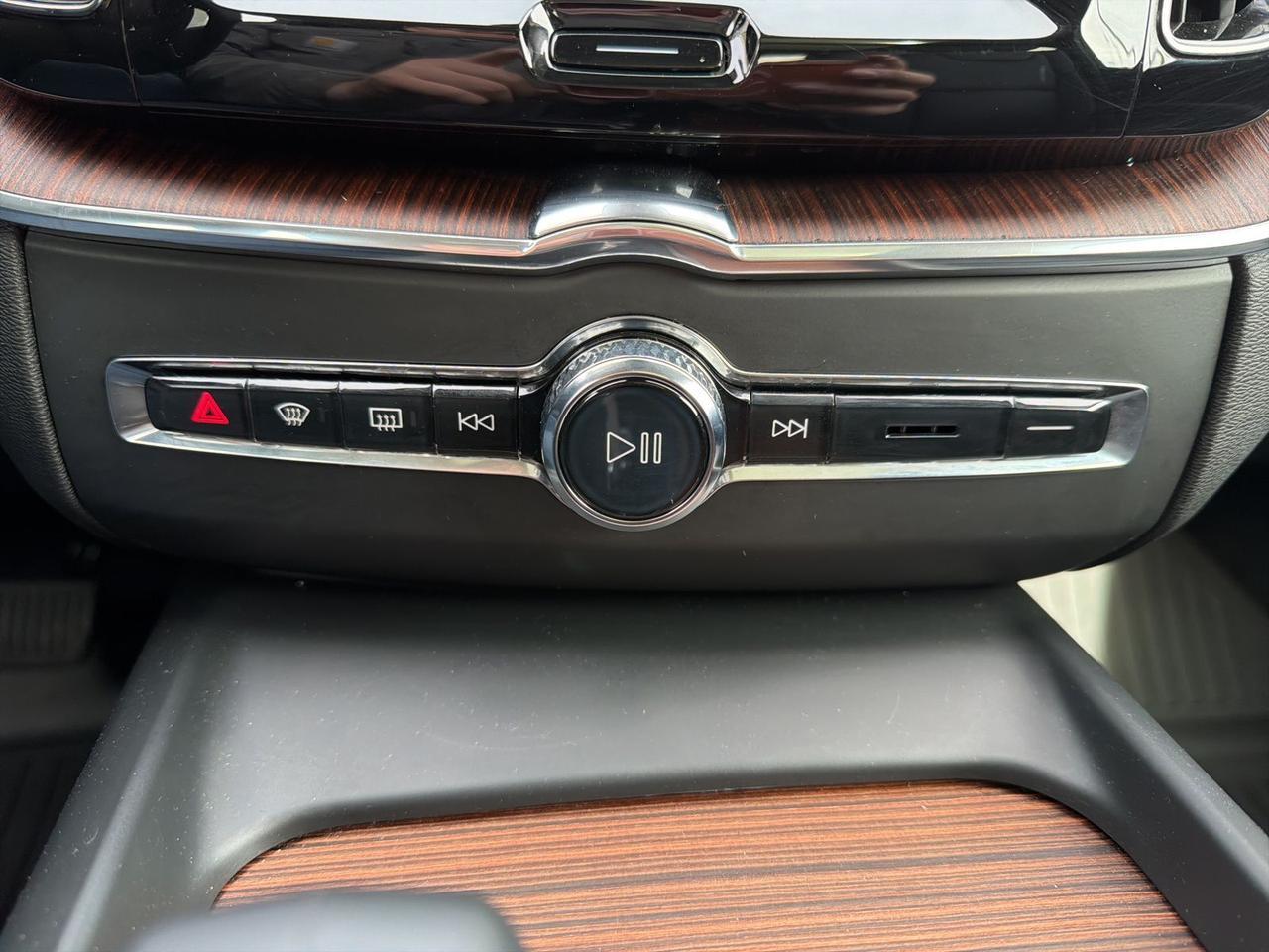 2023 Volvo XC60 B5 Plus Dark Theme Bend OR