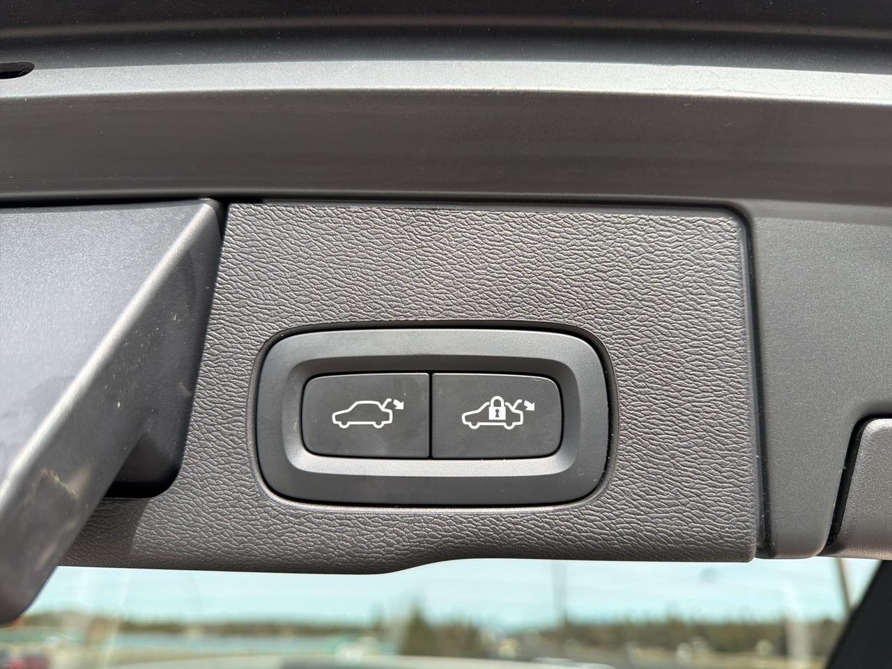 2023 Volvo XC60 B5 Plus Dark Theme Bend OR