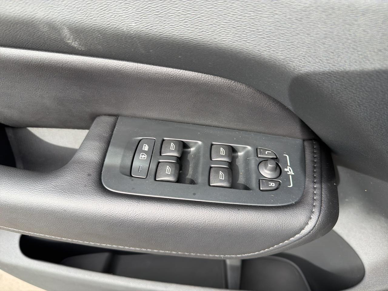 2023 Volvo XC60 B5 Plus Dark Theme Bend OR