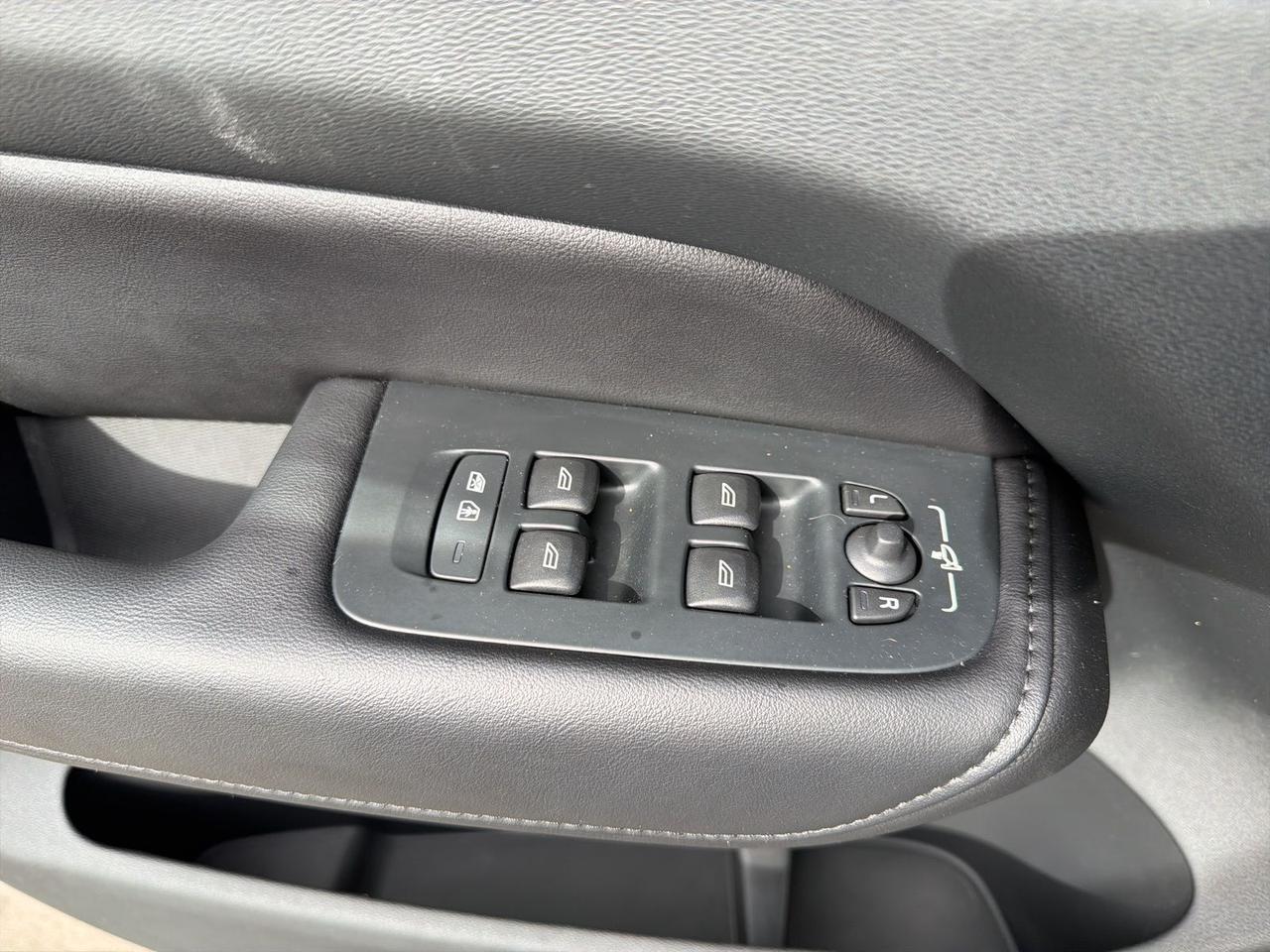 2023 Volvo XC60 B5 Plus Dark Theme Bend OR