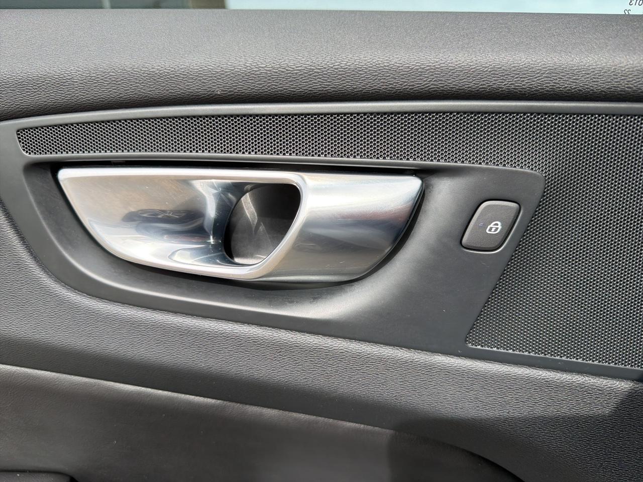 2023 Volvo XC60 B5 Plus Dark Theme Bend OR