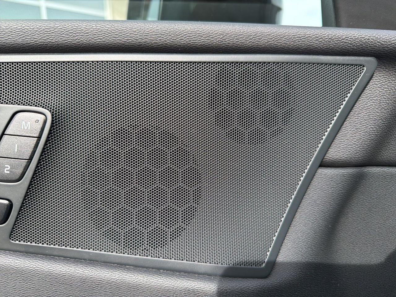 2023 Volvo XC60 B5 Plus Dark Theme Bend OR