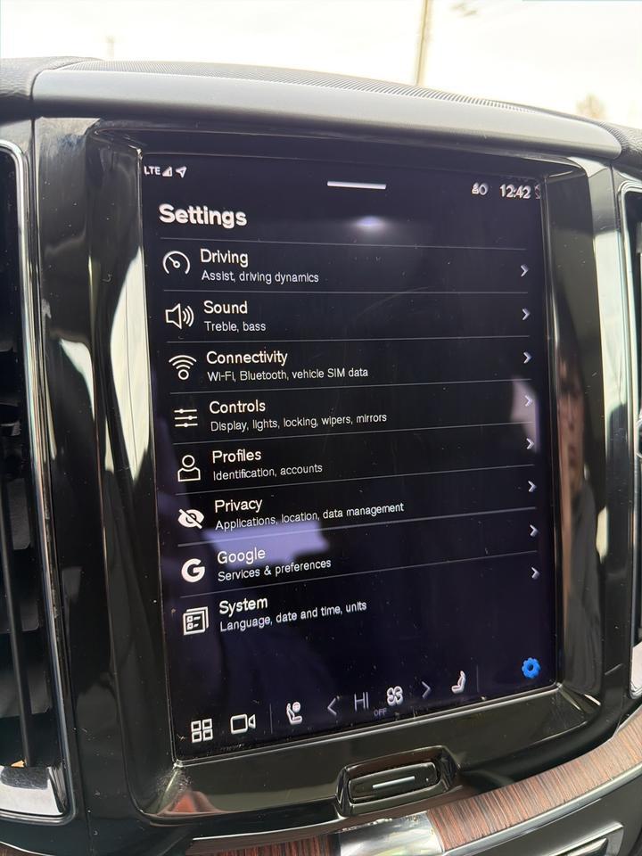 2023 Volvo XC60 B5 Plus Dark Theme Bend OR