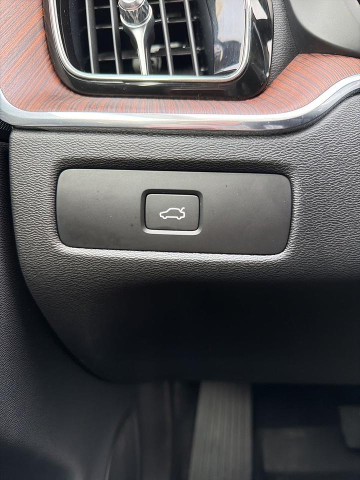 2023 Volvo XC60 B5 Plus Dark Theme Bend OR