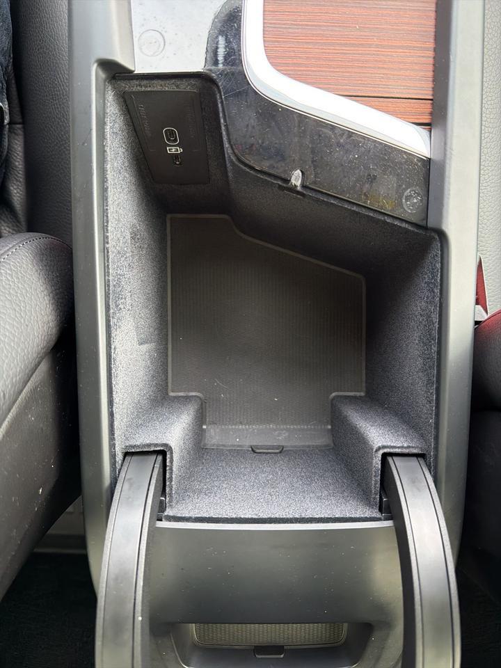 2023 Volvo XC60 B5 Plus Dark Theme Bend OR