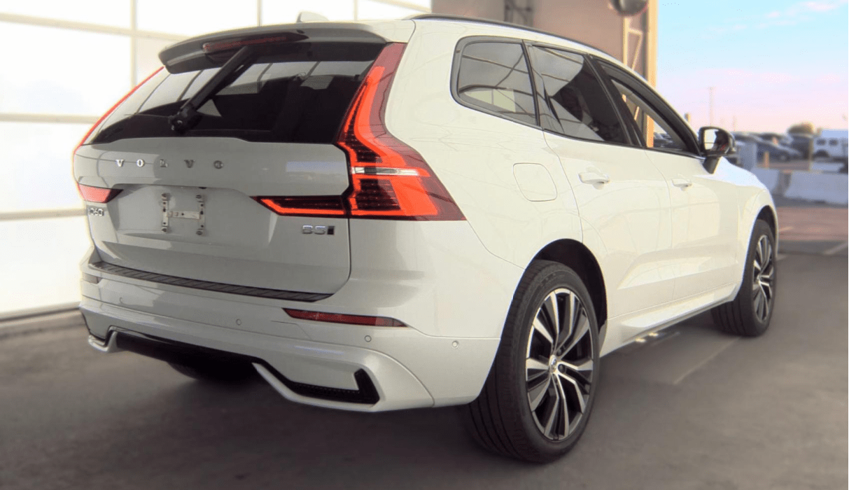 2023 Volvo XC60 B5 Plus Dark Theme Bend OR