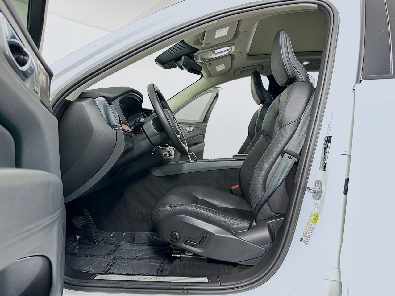 2023 Volvo XC60 B5 Plus Dark Theme Tacoma WA