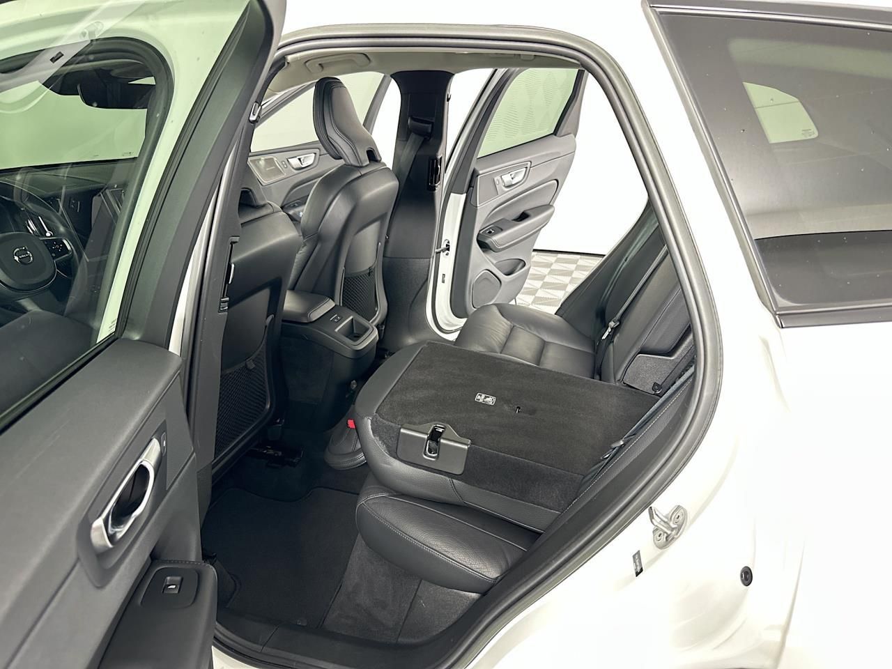 2023 Volvo XC60 B5 Plus Dark Theme Tacoma WA