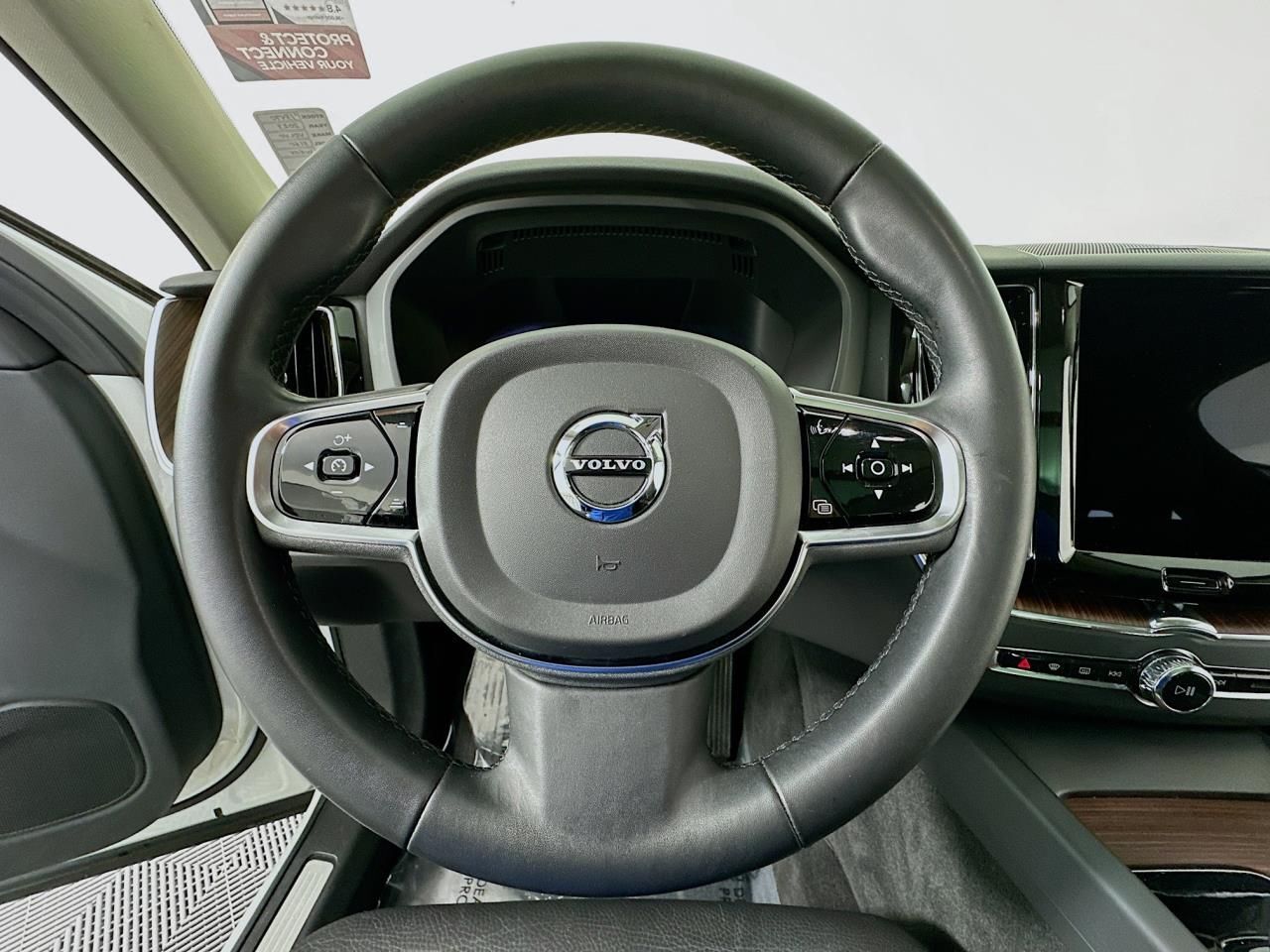 2023 Volvo XC60 B5 Plus Dark Theme Tacoma WA