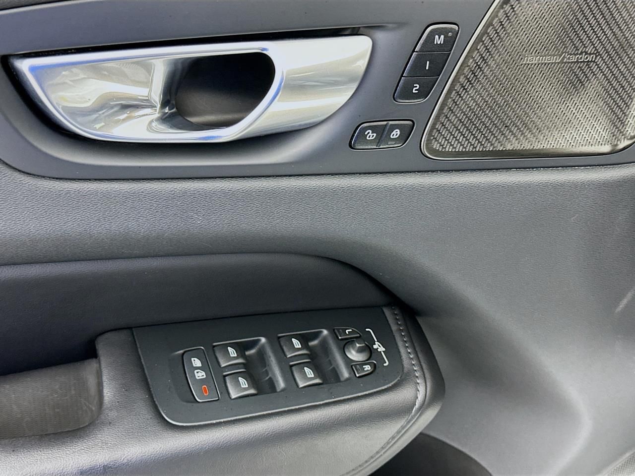 2023 Volvo XC60 B5 Plus Dark Theme Tacoma WA