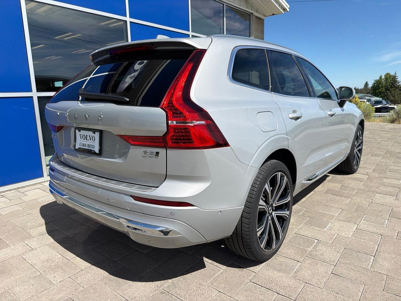 2023 Volvo XC60 B5 Ultimate Bright Theme Bend OR