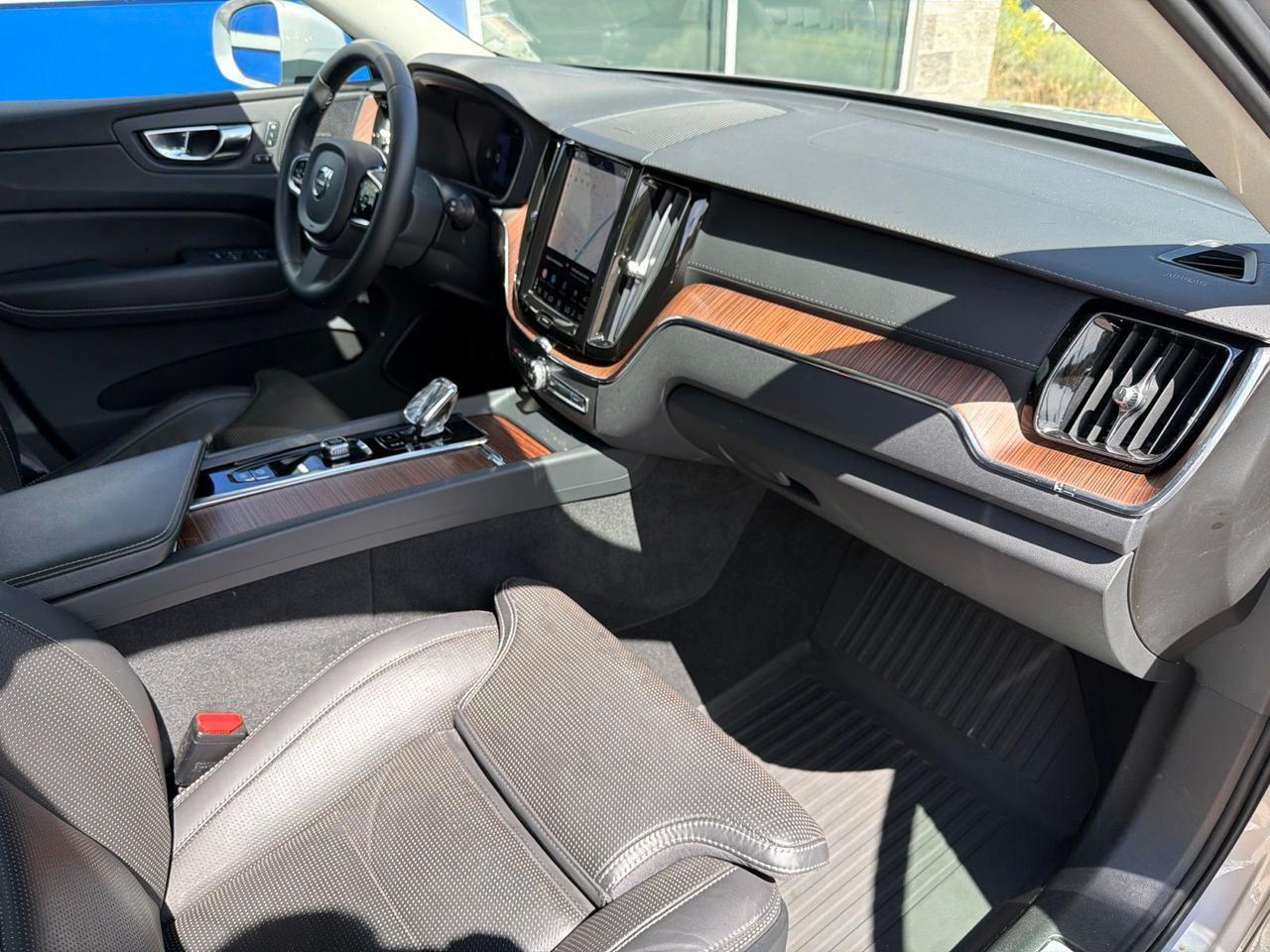 2023 Volvo XC60 B5 Ultimate Bright Theme Bend OR