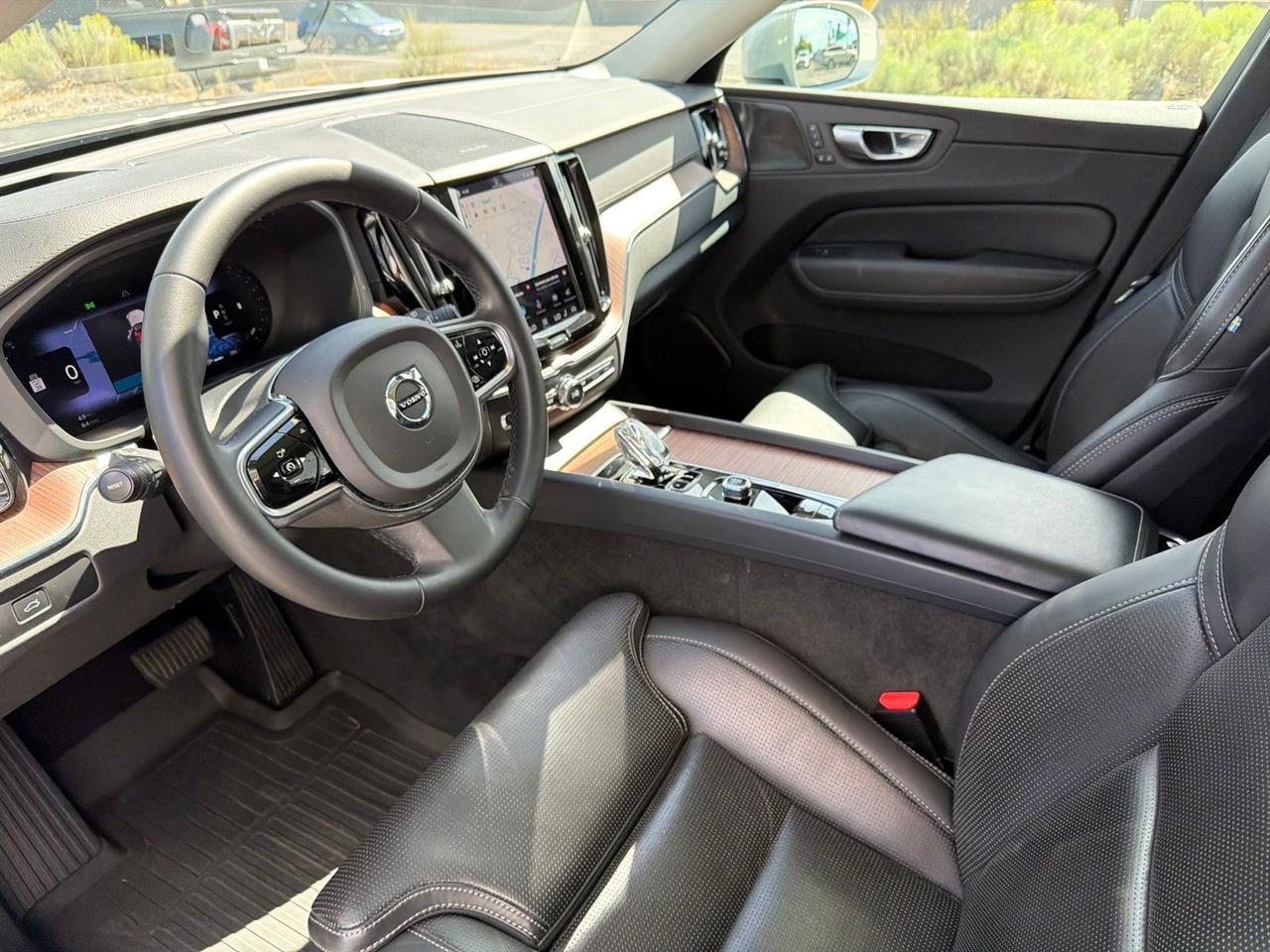 2023 Volvo XC60 B5 Ultimate Bright Theme Bend OR