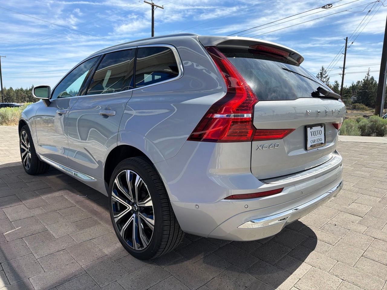 2023 Volvo XC60 B5 Ultimate Bright Theme Bend OR